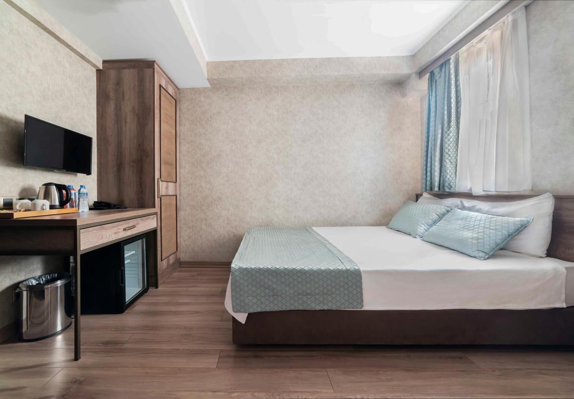 Castle Franco Suites Istanbul Exterior photo