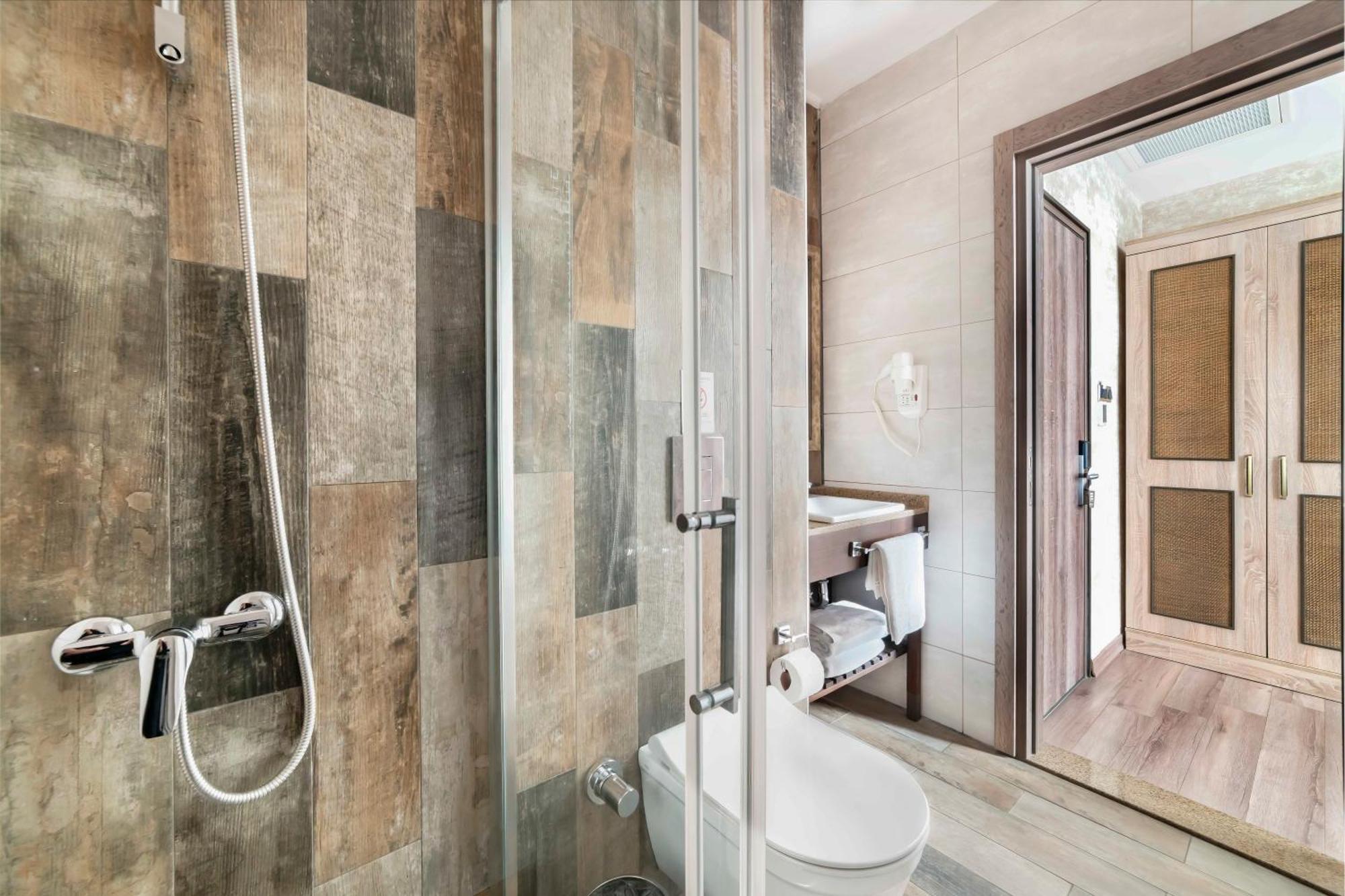 Castle Franco Suites Istanbul Exterior photo